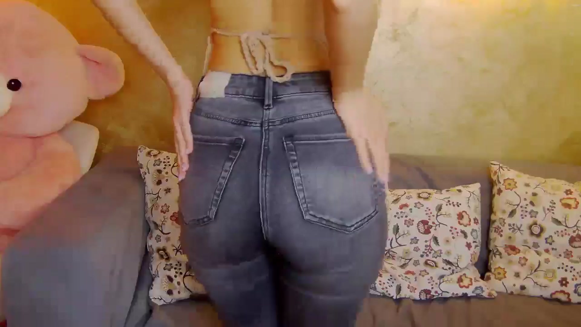 Gallery image thumbnail from Radiance's myfreecams stream on, 05/10/2025, 19:46 image 16 of 20
