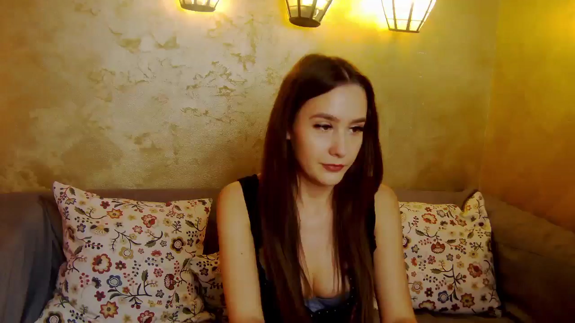 Gallery image thumbnail from Radiance's myfreecams stream on, 05/12/2025, 19:55 image 15 of 20