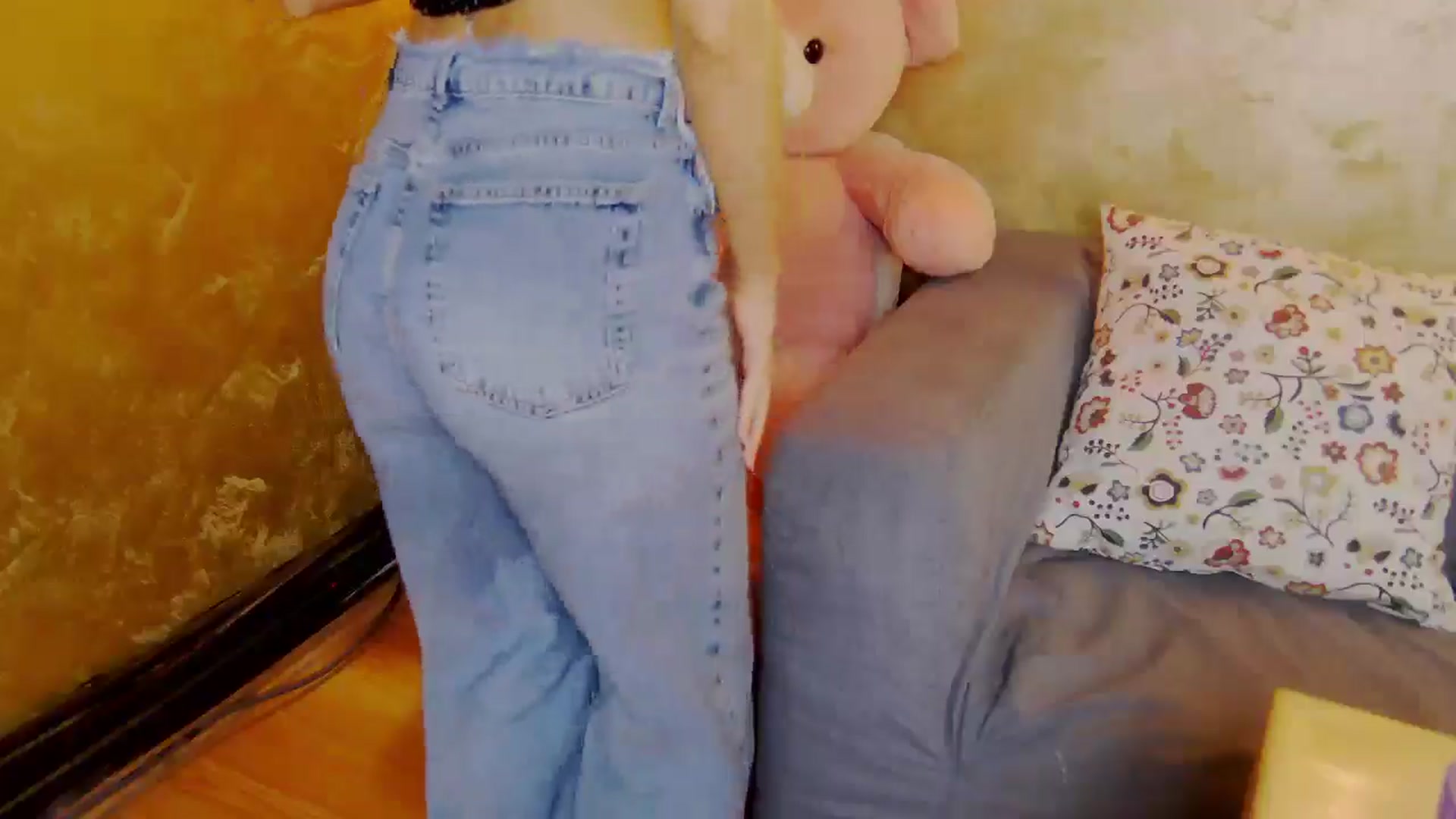 Gallery image thumbnail from Radiance's myfreecams stream on, 05/14/2025, 13:18 image 14 of 20