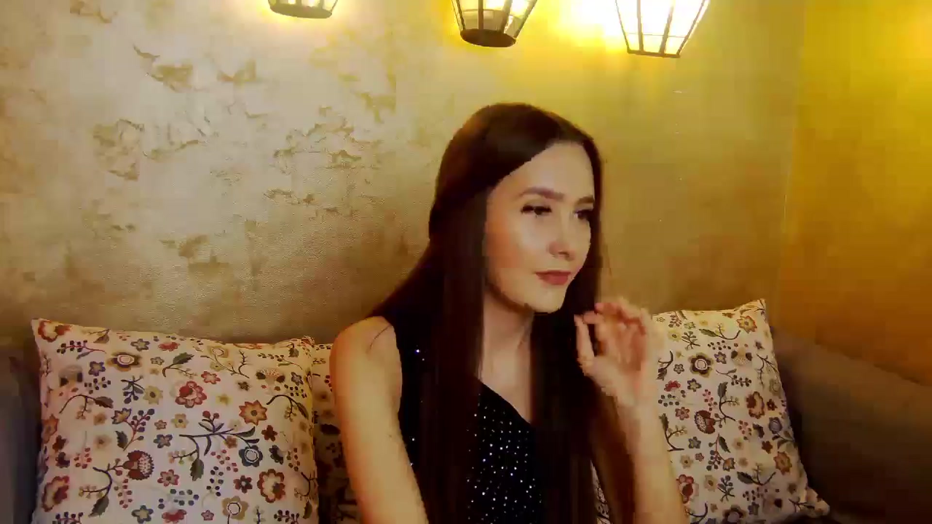 Gallery image thumbnail from Radiance's myfreecams stream on, 05/14/2025, 15:13 image 7 of 20
