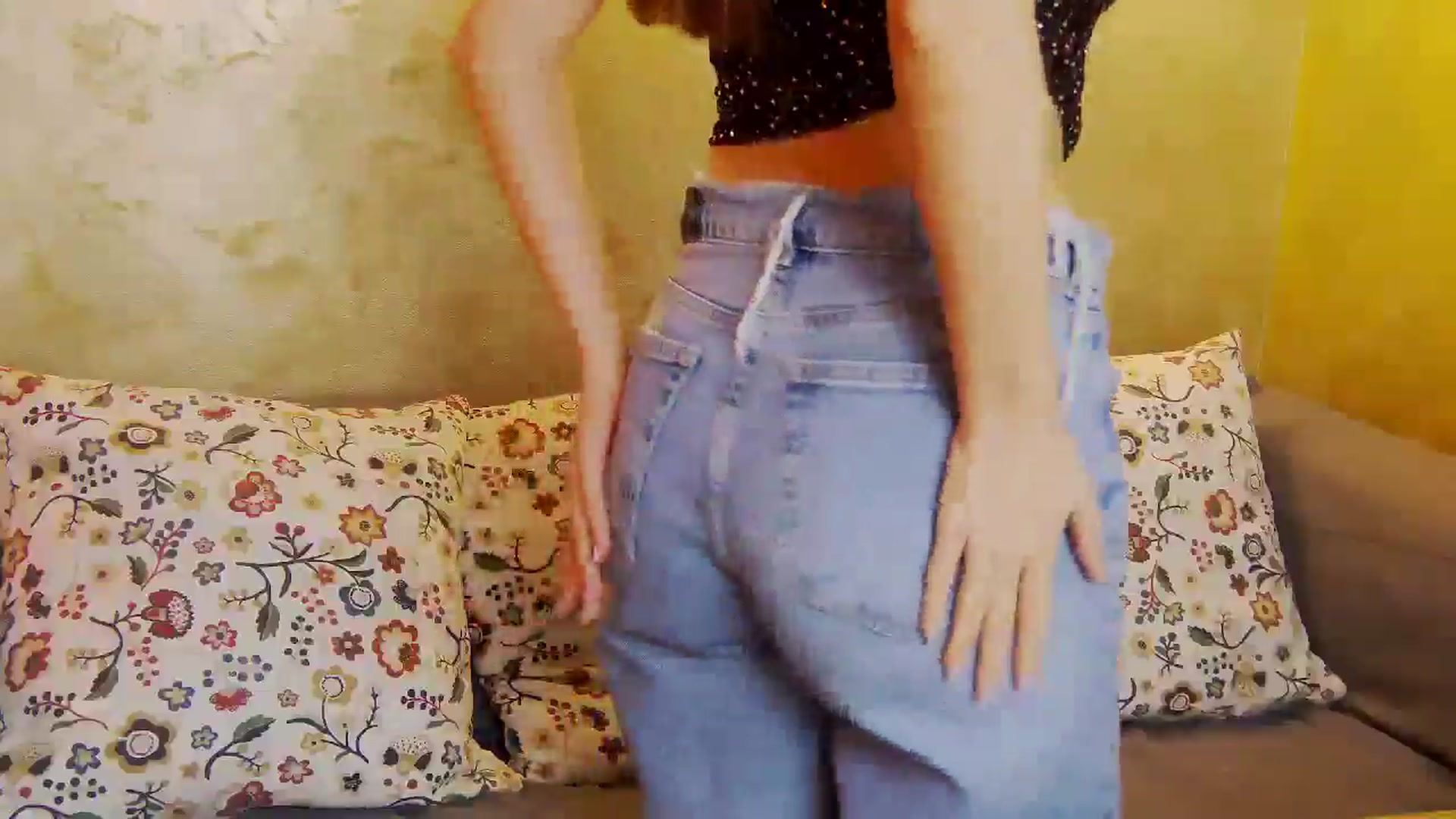 Gallery image thumbnail from Radiance's myfreecams stream on, 05/14/2025, 17:30 image 4 of 20