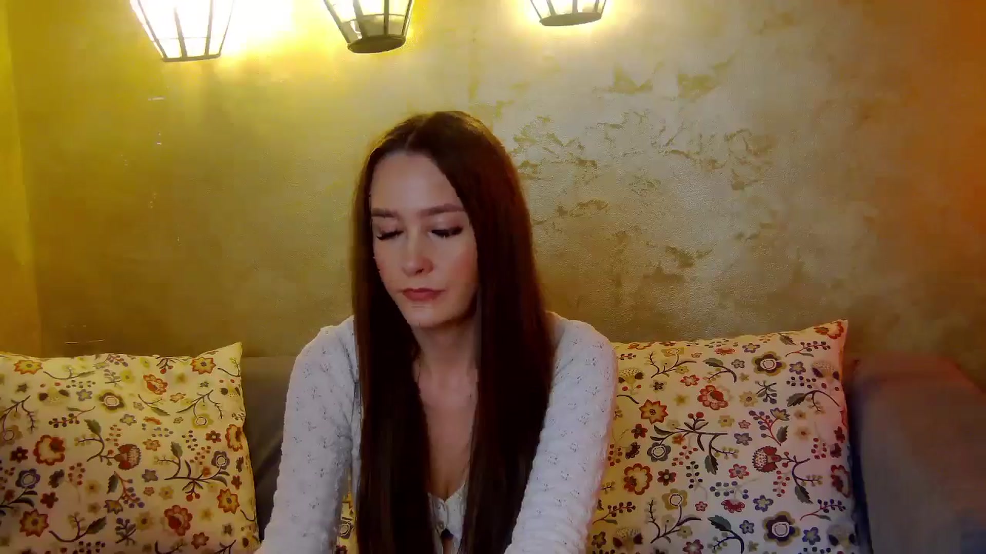 Gallery image thumbnail from Radiance's myfreecams stream on, 05/16/2025, 14:37 image 18 of 20