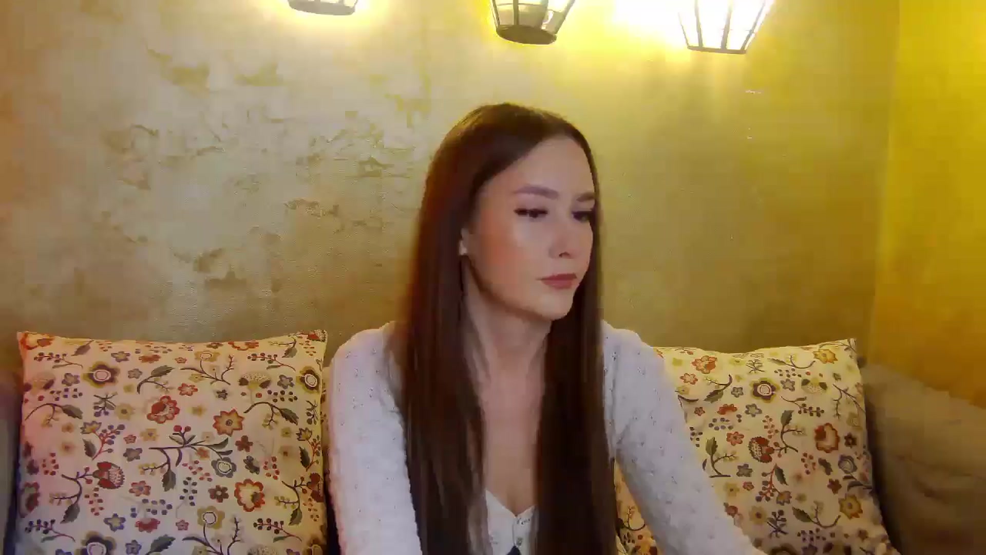 Gallery image thumbnail from Radiance's myfreecams stream on, 05/16/2025, 14:37 image 3 of 20