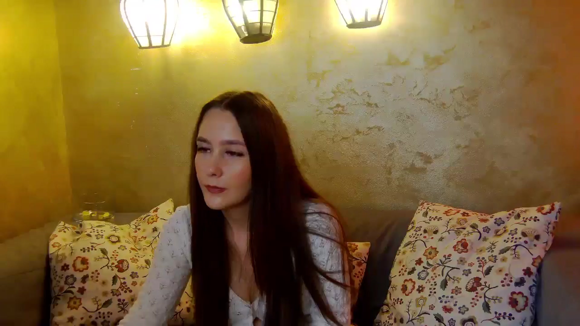 Gallery image thumbnail from Radiance's myfreecams stream on, 05/16/2025, 18:36 image 12 of 20