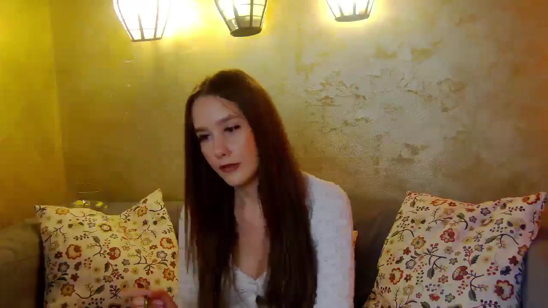 Gallery image thumbnail from Radiance's myfreecams stream on, 05/16/2025, 18:36 image 6 of 20