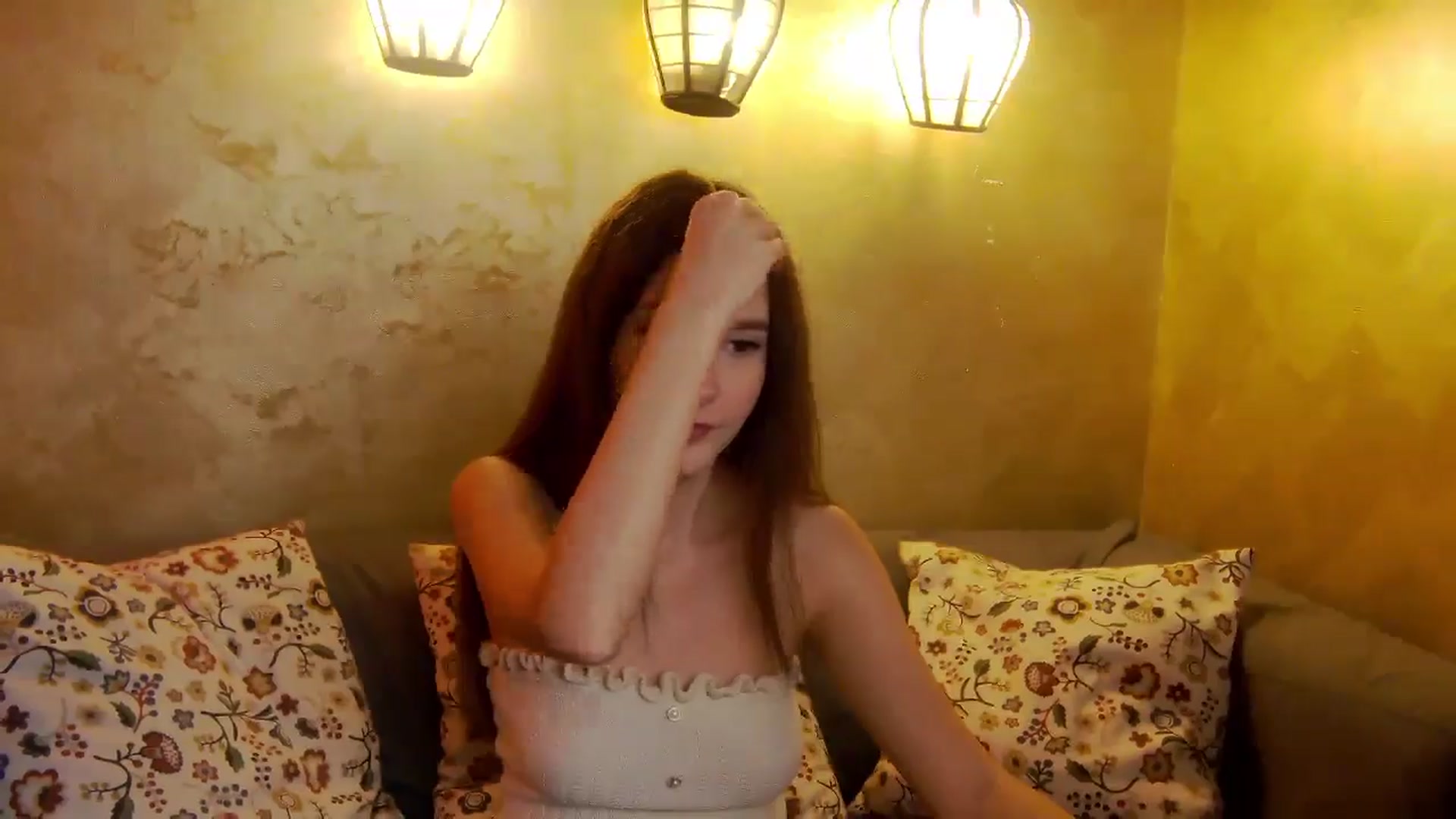 Gallery image thumbnail from Radiance's myfreecams stream on, 05/18/2025, 14:37 image 7 of 20
