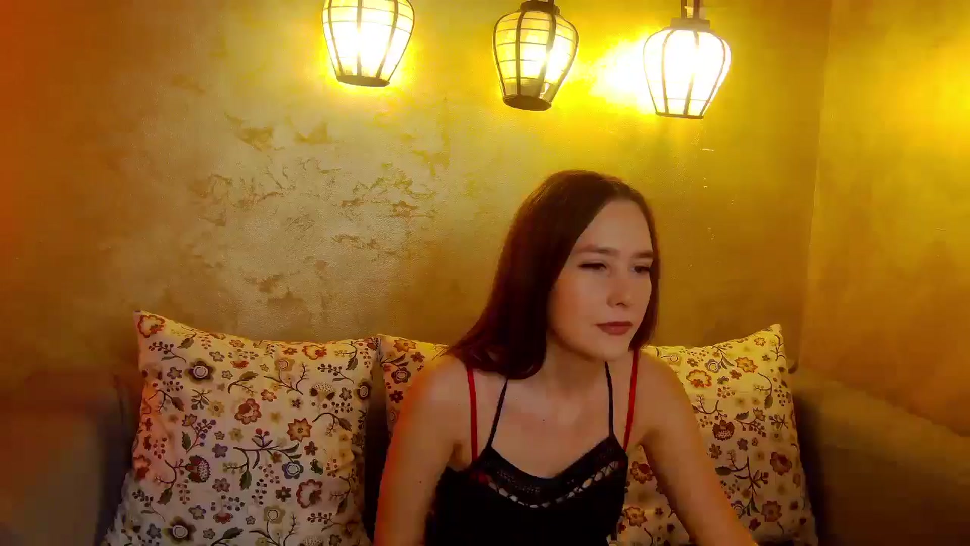 Gallery image thumbnail from Radiance's myfreecams stream on, 05/19/2025, 12:45 image 6 of 20