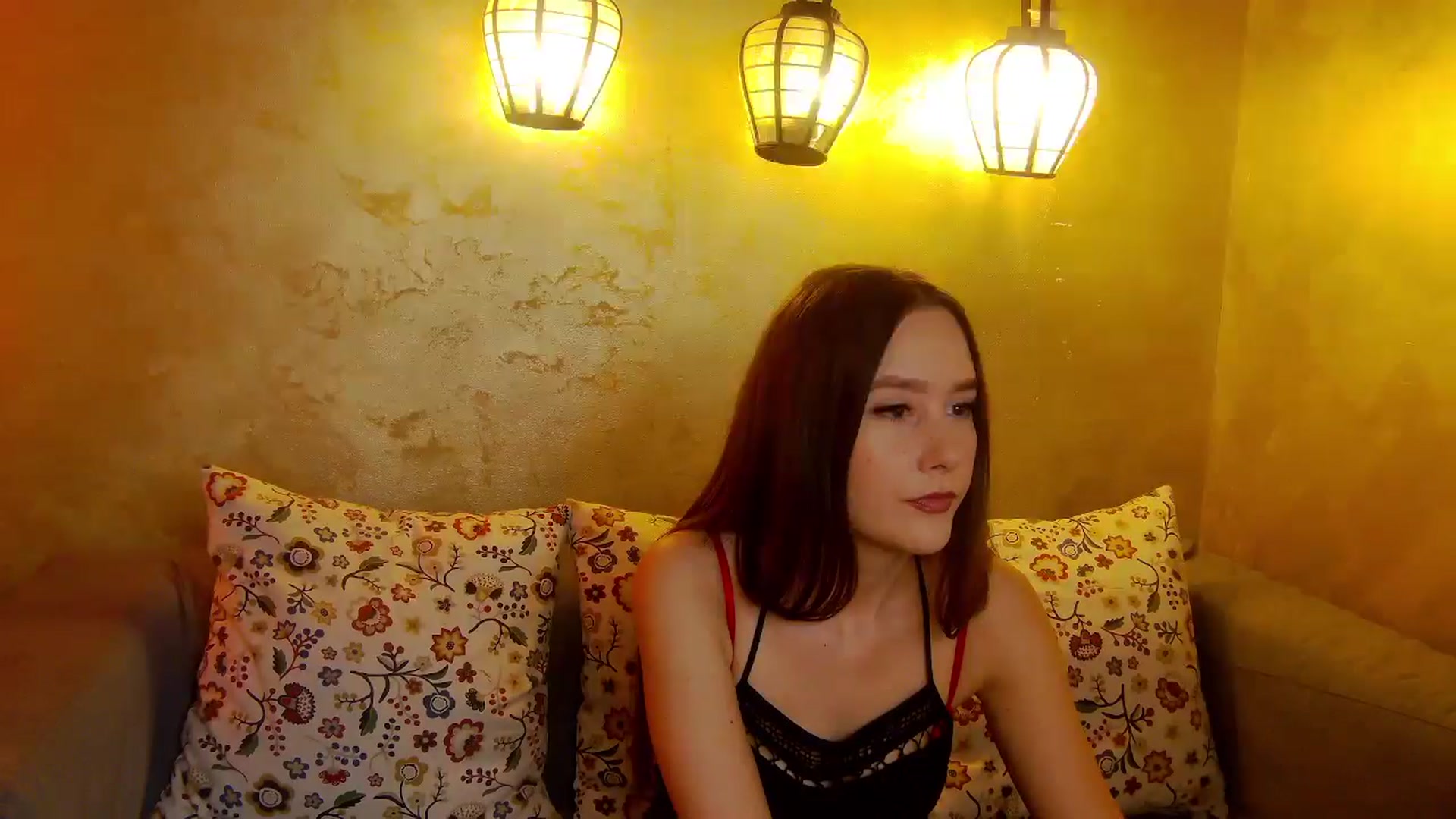 Gallery image thumbnail from Radiance's myfreecams stream on, 05/19/2025, 12:45 image 2 of 20