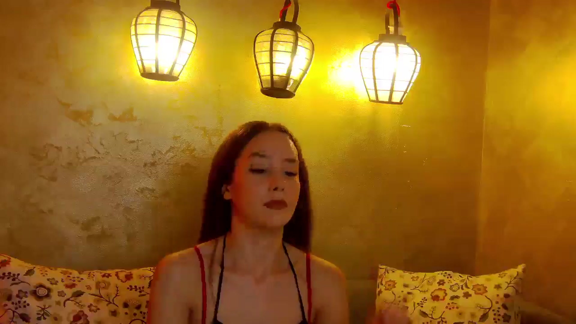 Gallery image thumbnail from Radiance's myfreecams stream on, 05/19/2025, 15:03 image 6 of 20