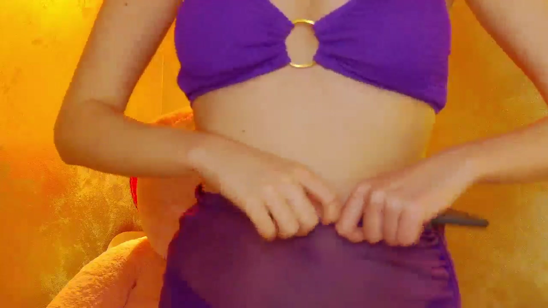 Gallery image thumbnail from Radiance's myfreecams stream on, 05/19/2025, 17:18 image 5 of 20