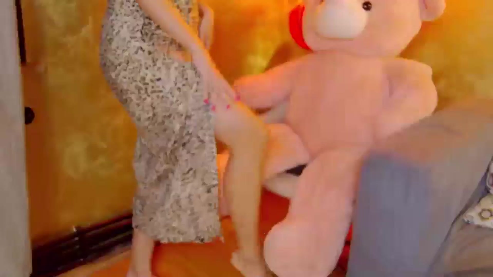 Gallery image thumbnail from Radiance's myfreecams stream on, 06/01/2025, 15:11 image 17 of 20