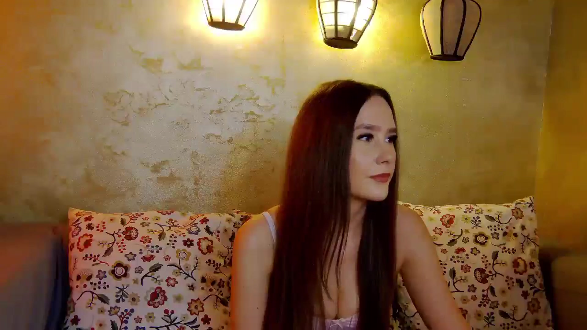 Gallery image thumbnail from Radiance's myfreecams stream on, 06/05/2025, 15:06 image 7 of 20