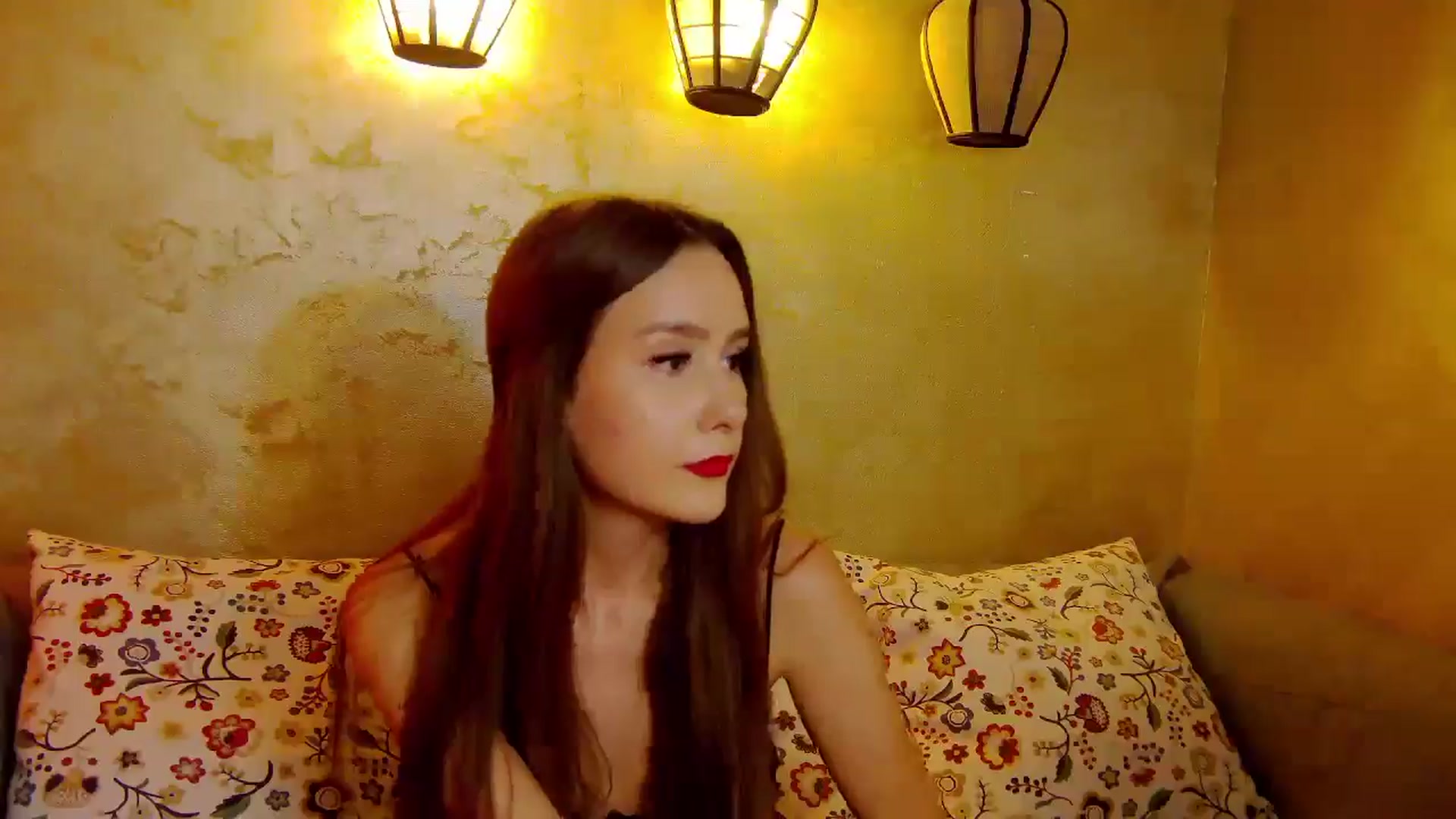 Gallery image thumbnail from Radiance's myfreecams stream on, 06/13/2025, 18:25 image 15 of 20