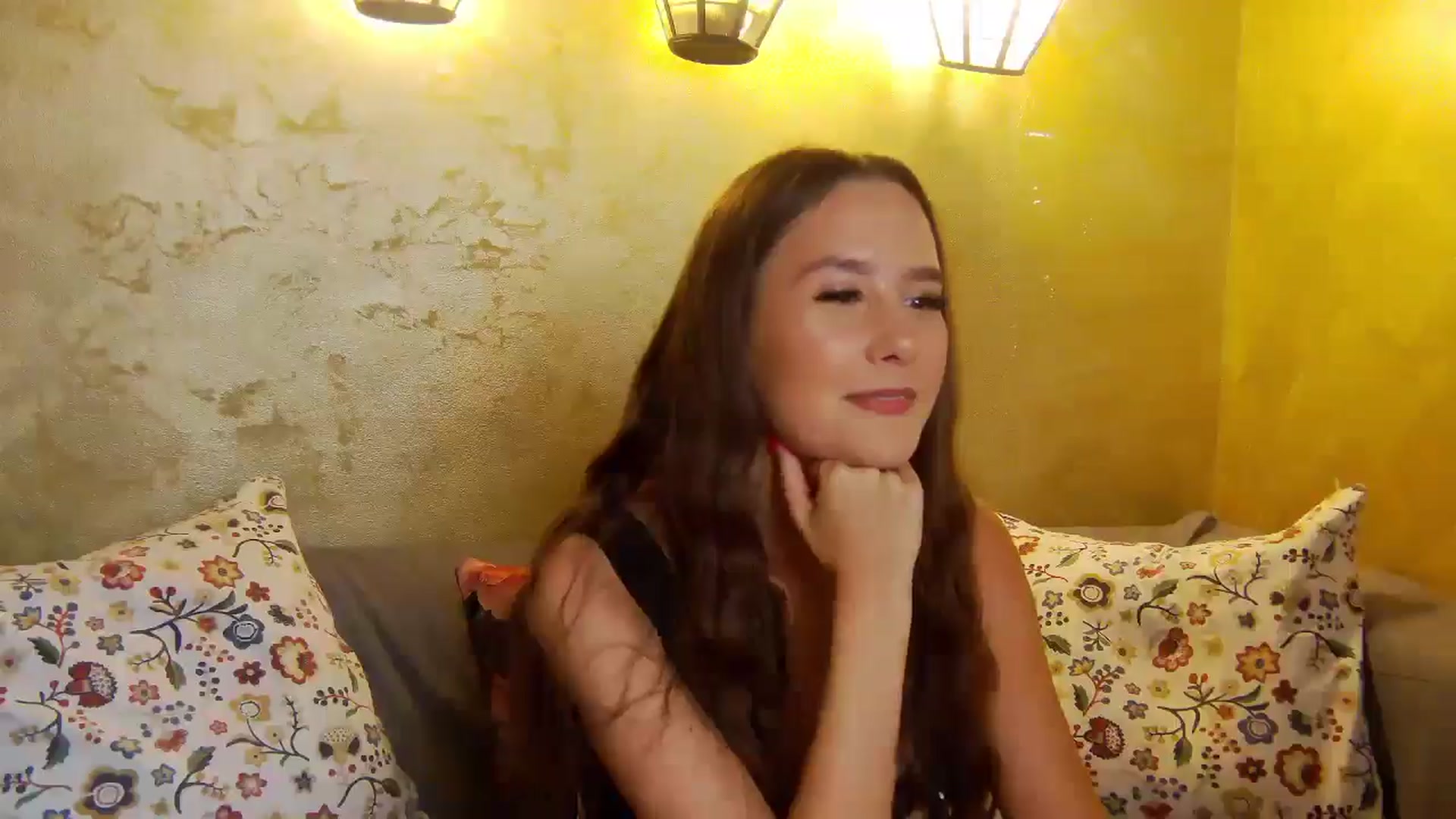 Gallery image thumbnail from Radiance's myfreecams stream on, 06/21/2025, 14:13 image 17 of 20
