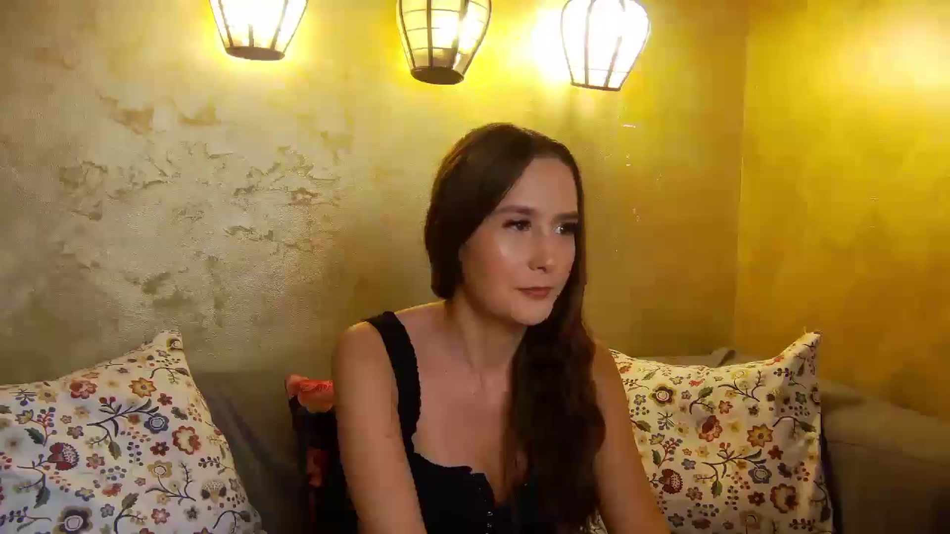 Gallery image thumbnail from Radiance's myfreecams stream on, 06/21/2025, 14:13 image 7 of 20