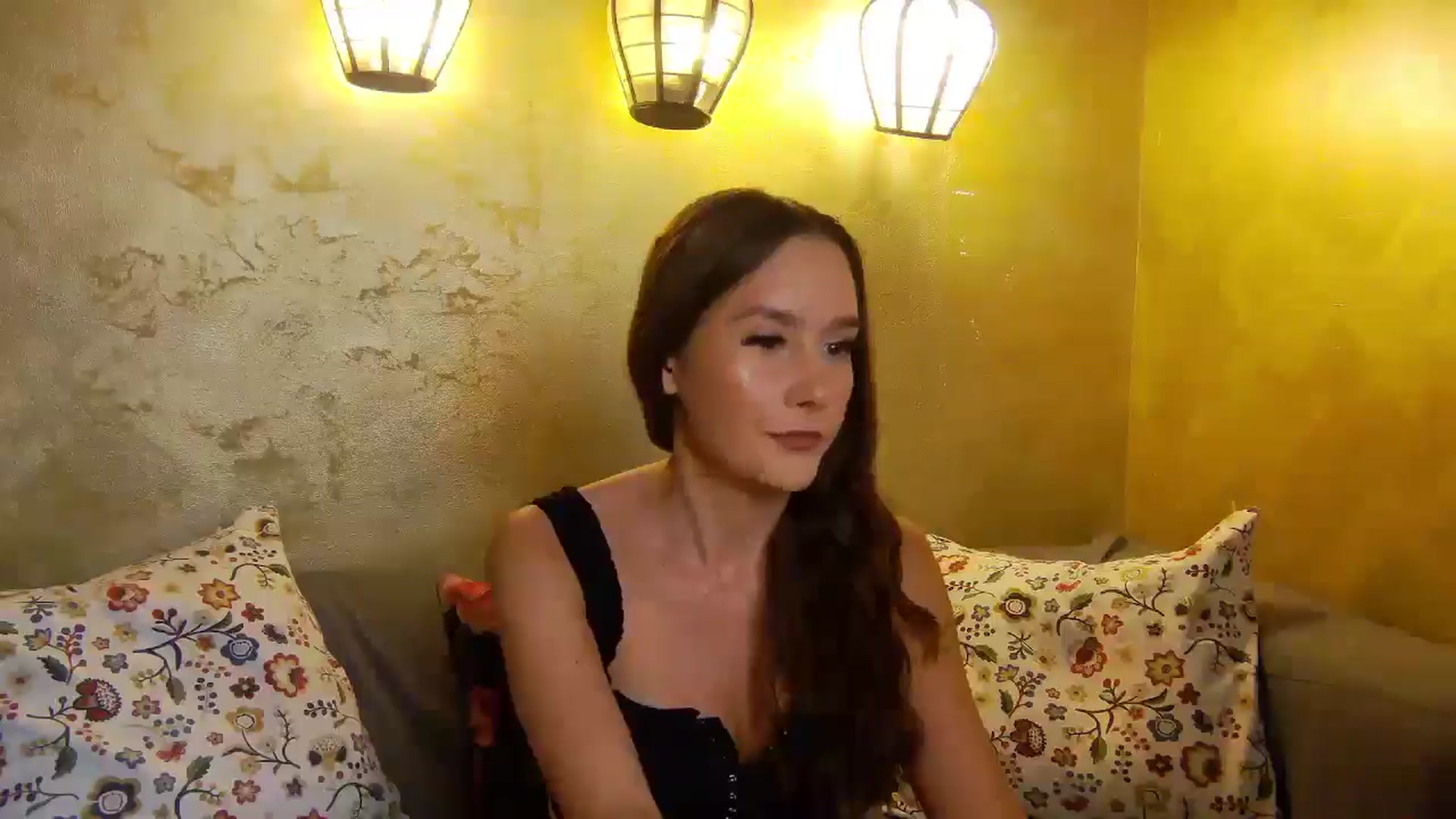 Gallery image thumbnail from Radiance's myfreecams stream on, 06/21/2025, 14:13 image 5 of 20