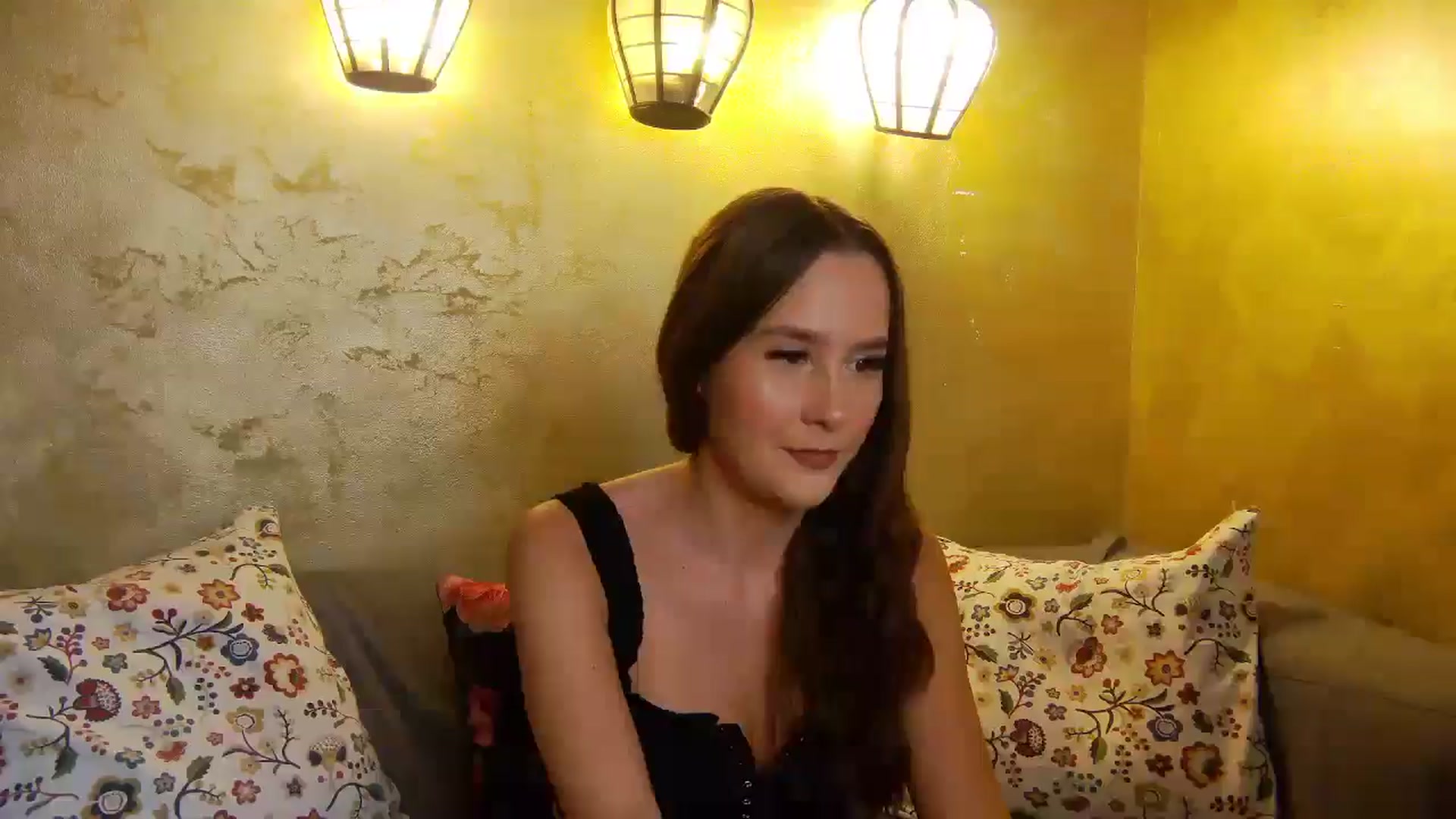 Gallery image thumbnail from Radiance's myfreecams stream on, 06/21/2025, 14:13 image 6 of 20