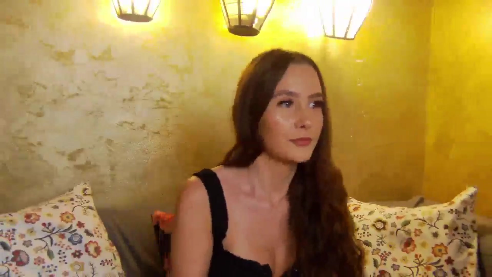 Gallery image thumbnail from Radiance's myfreecams stream on, 06/21/2025, 14:13 image 10 of 20