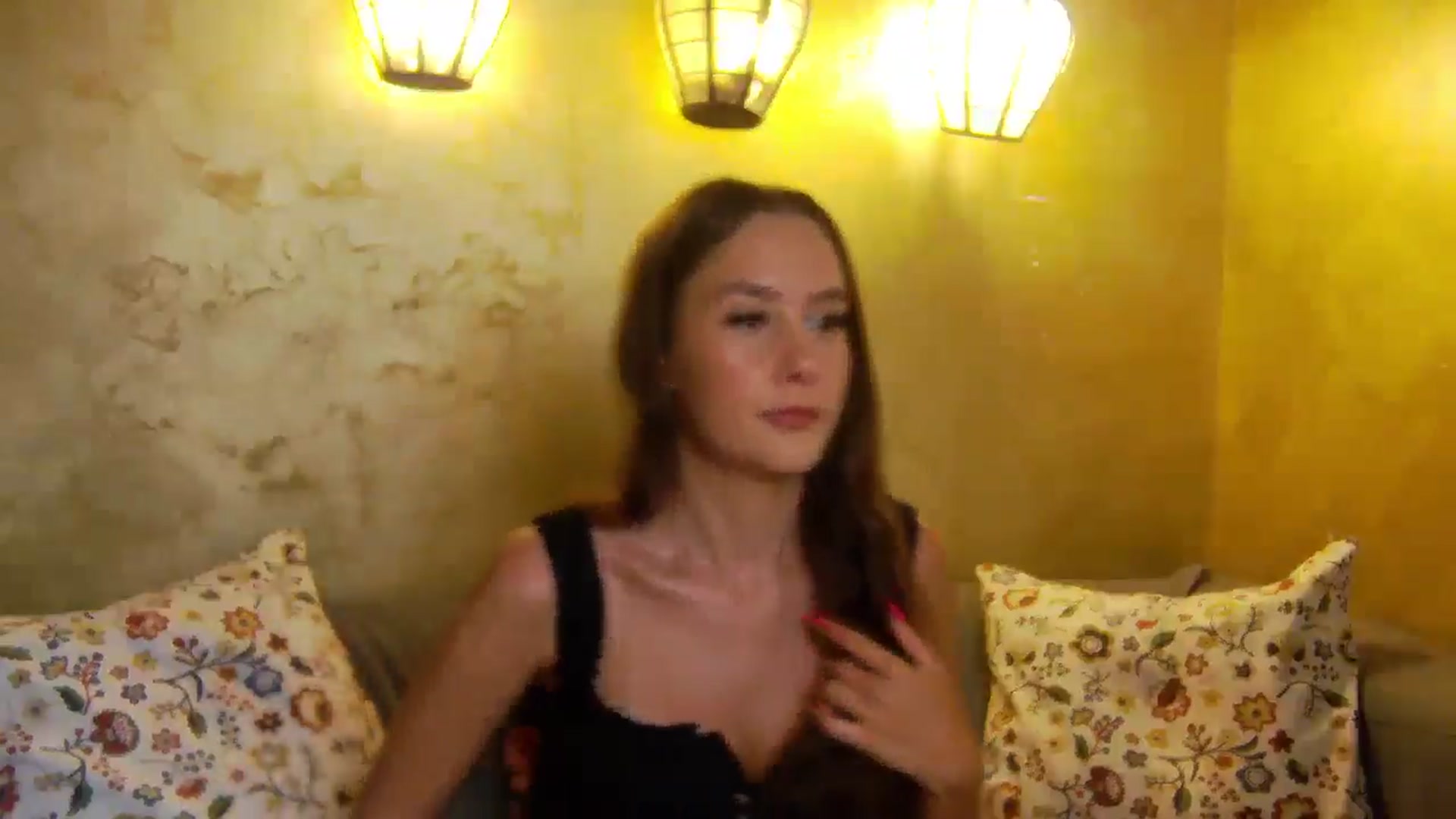 Gallery image thumbnail from Radiance's myfreecams stream on, 06/21/2025, 14:13 image 11 of 20