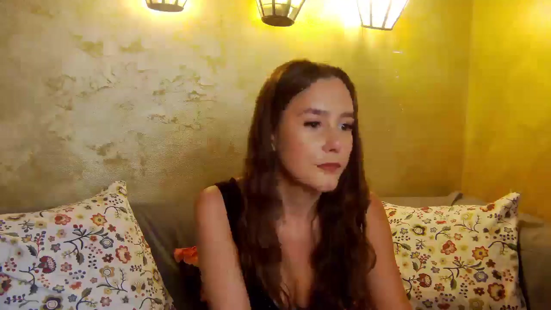 Gallery image thumbnail from Radiance's myfreecams stream on, 06/21/2025, 20:16 image 9 of 20