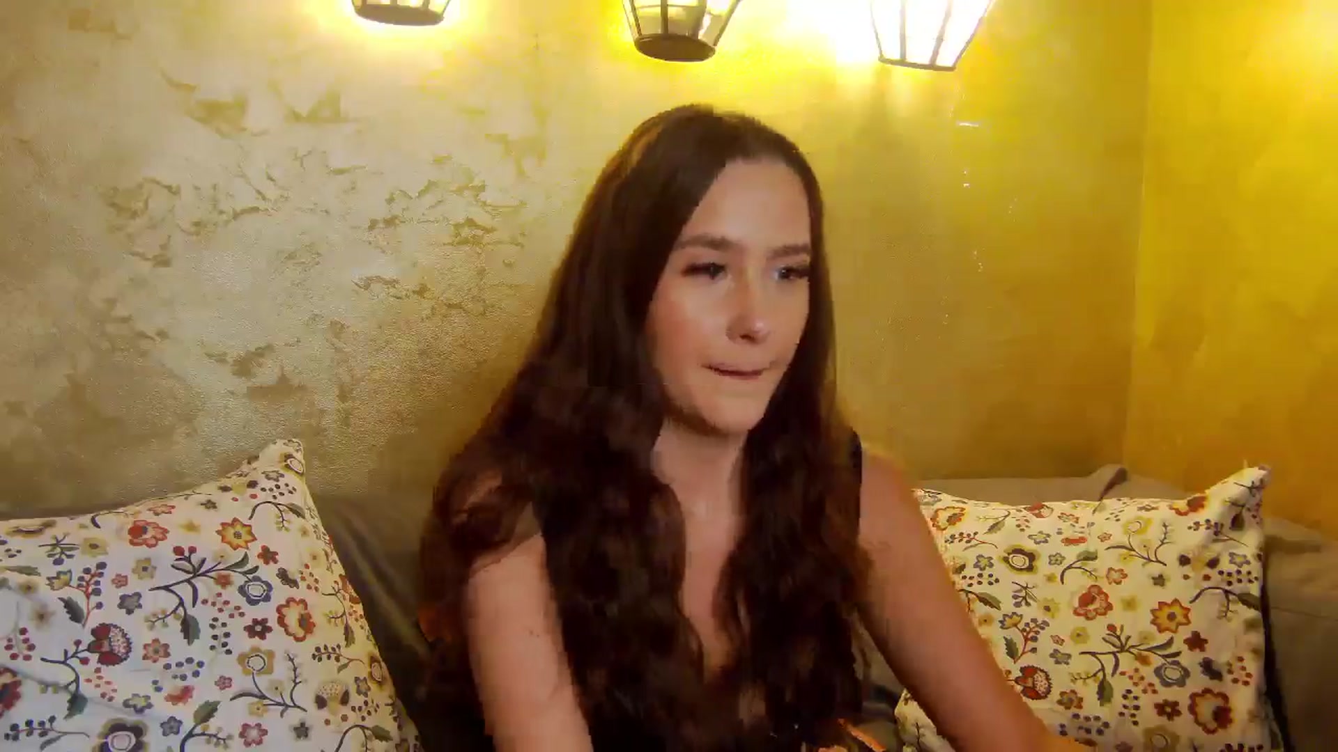 Gallery image thumbnail from Radiance's myfreecams stream on, 06/21/2025, 20:16 image 18 of 20