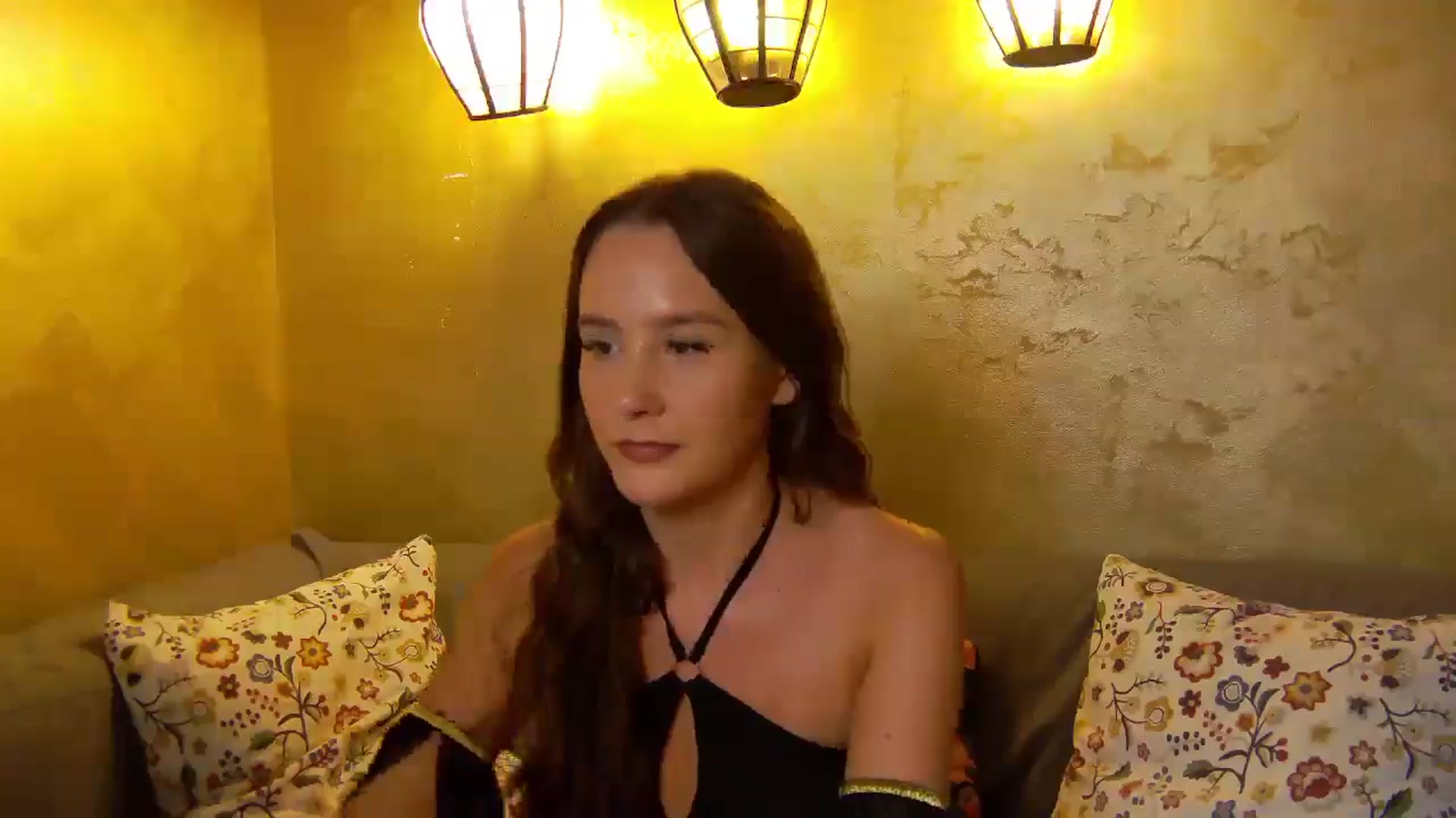 Gallery image thumbnail from Radiance's myfreecams stream on, 06/22/2025, 20:03 image 10 of 20