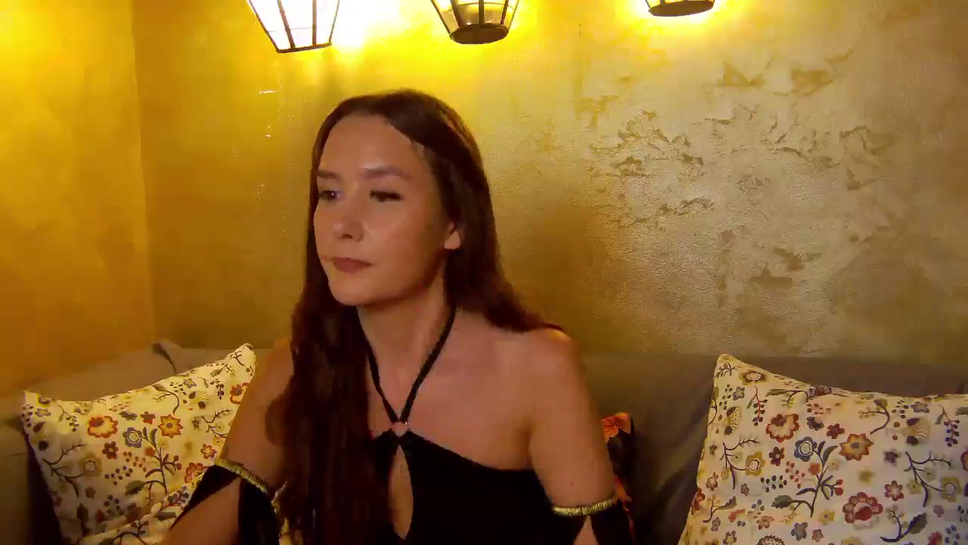 Gallery image thumbnail from Radiance's myfreecams stream on, 06/22/2025, 20:03 image 2 of 20