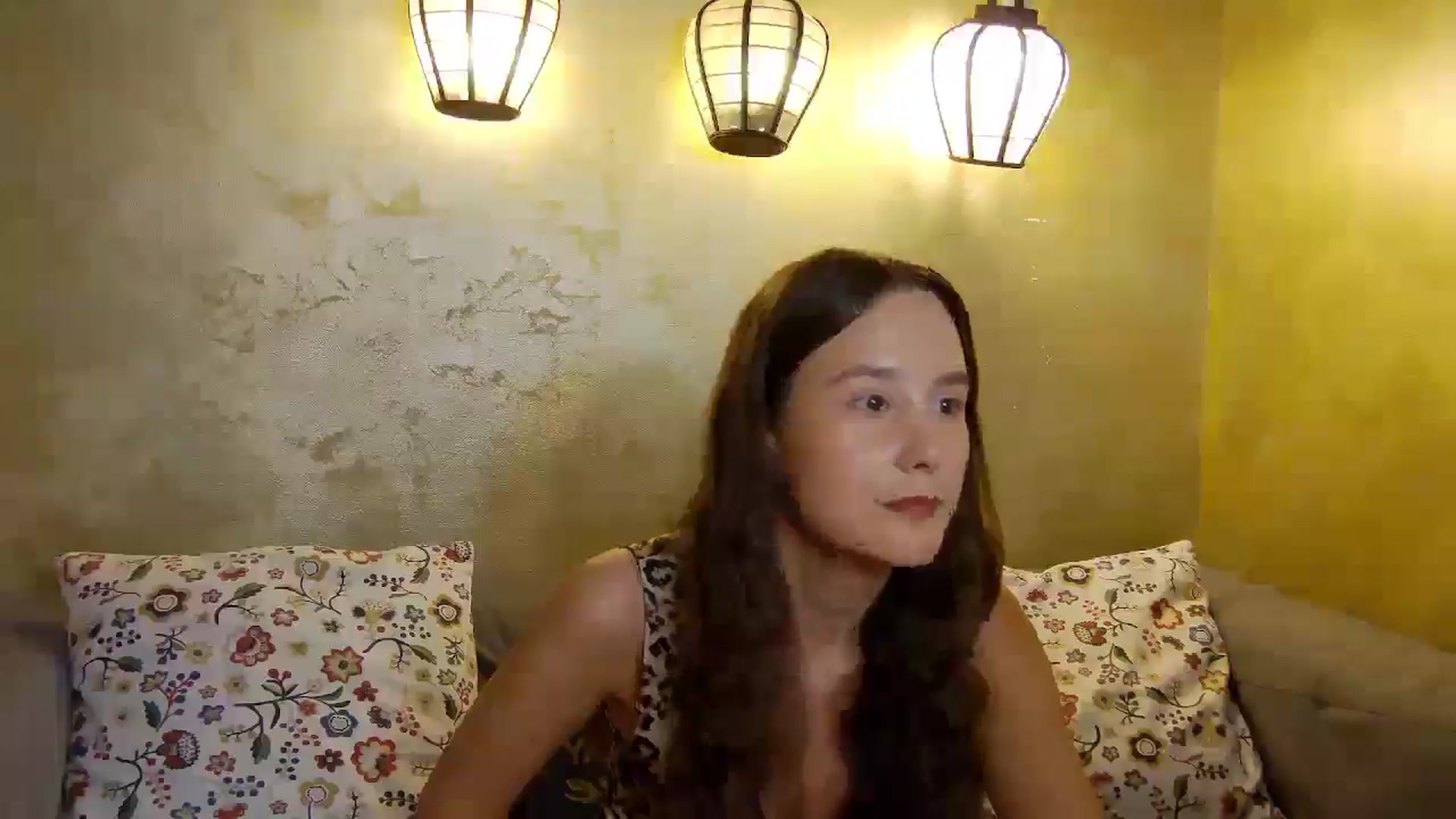 Gallery image thumbnail from Radiance's myfreecams stream on, 06/26/2025, 16:41 image 19 of 20
