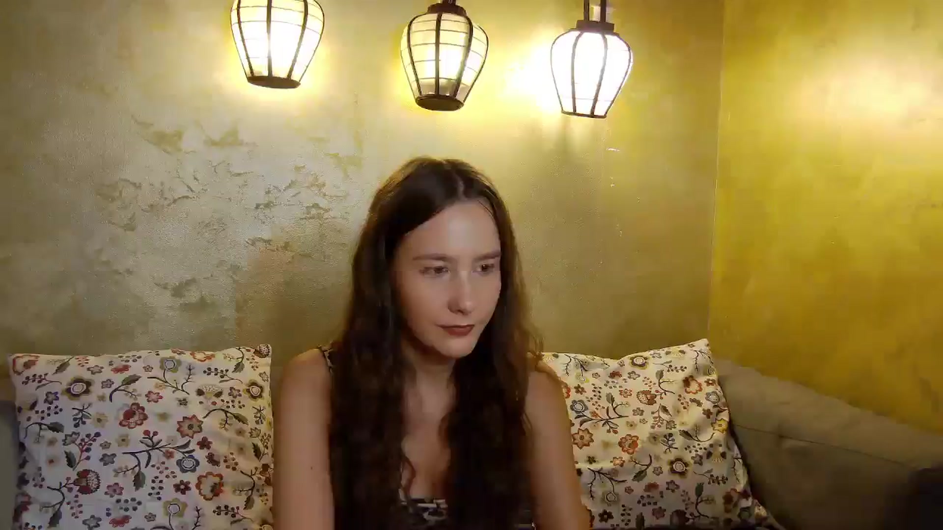 Gallery image thumbnail from Radiance's myfreecams stream on, 06/26/2025, 16:41 image 7 of 20