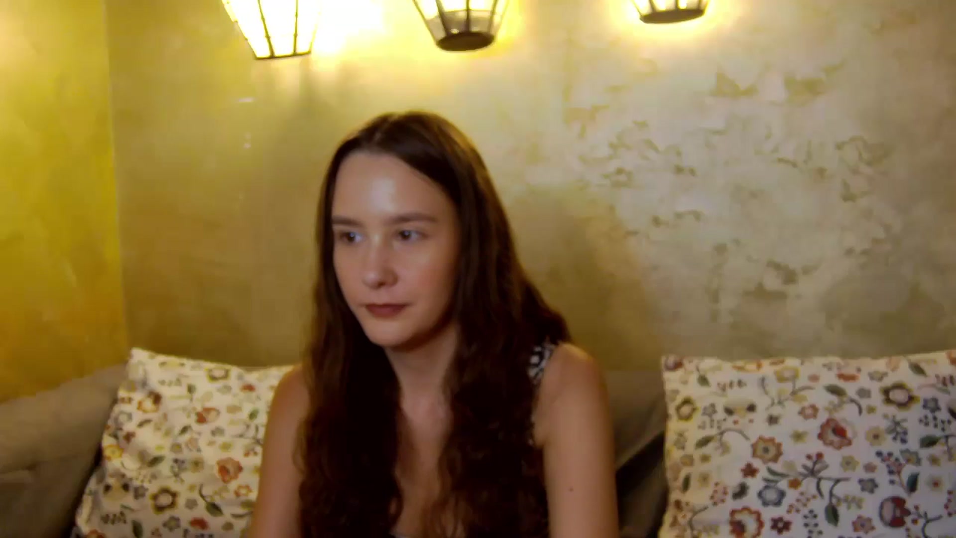 Gallery image thumbnail from Radiance's myfreecams stream on, 06/26/2025, 19:38 image 18 of 20
