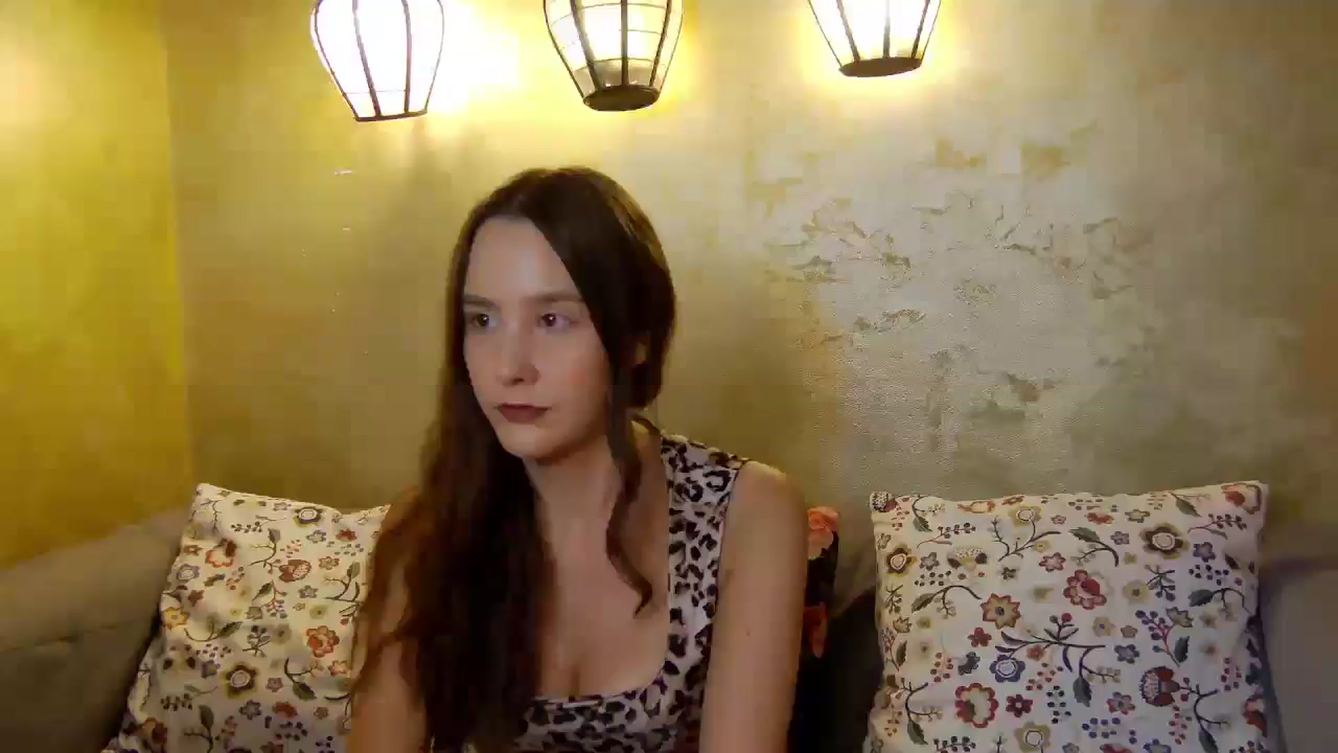 Gallery image thumbnail from Radiance's myfreecams stream on, 06/26/2025, 19:38 image 7 of 20
