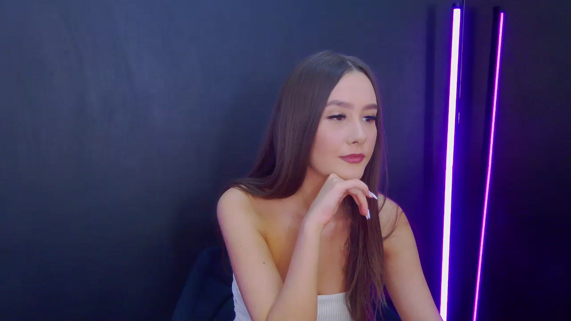 Gallery image thumbnail from Radiance's myfreecams stream on, 07/03/2025, 13:10 image 6 of 20