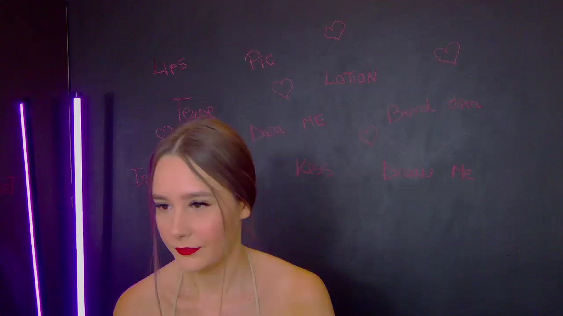 Gallery image thumbnail from Radiance's myfreecams stream on, 07/10/2025, 14:15 image 4 of 20