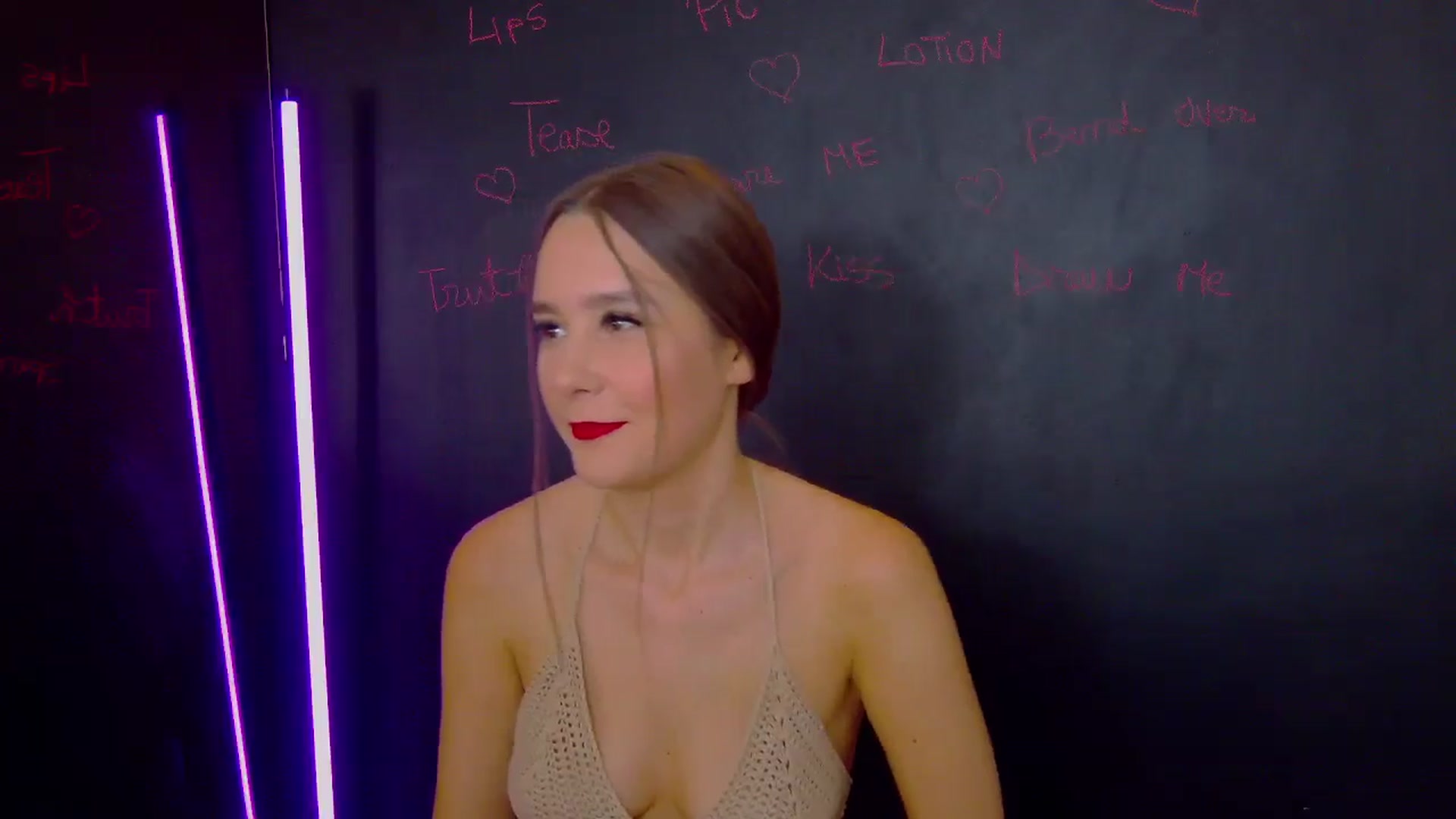 Gallery image thumbnail from Radiance's myfreecams stream on, 07/10/2025, 14:15 image 17 of 20