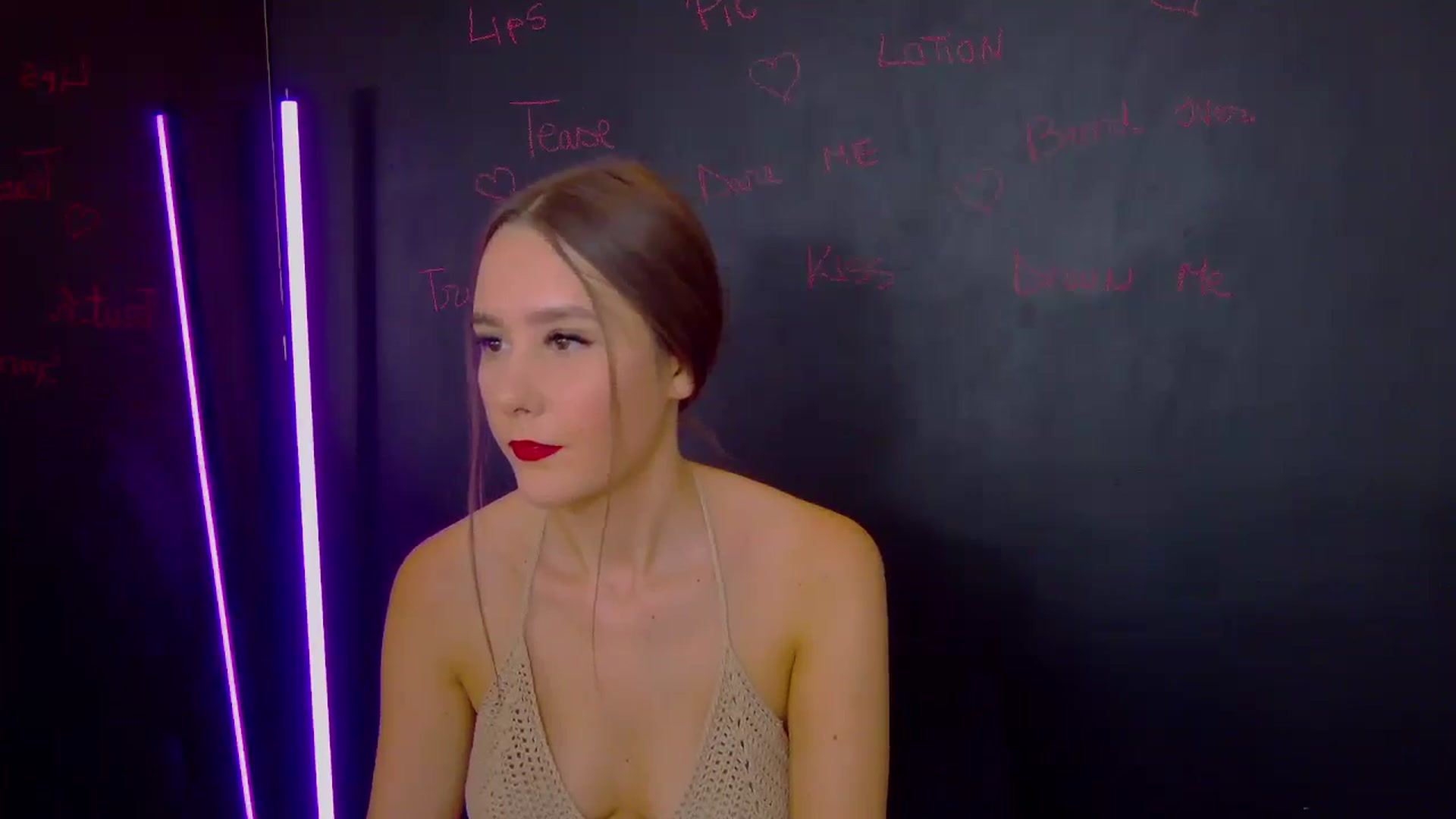 Gallery image thumbnail from Radiance's myfreecams stream on, 07/10/2025, 15:10 image 3 of 20