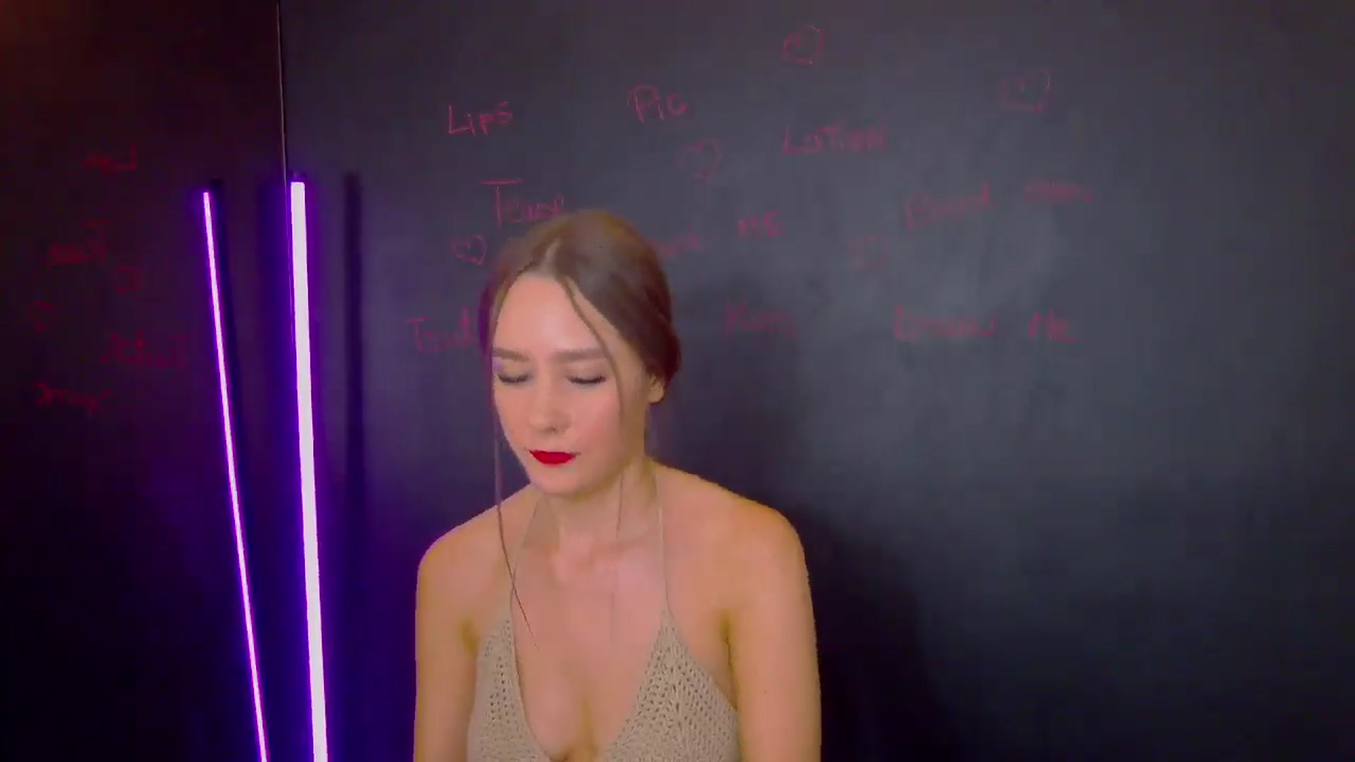 Gallery image thumbnail from Radiance's myfreecams stream on, 07/10/2025, 18:12 image 18 of 20