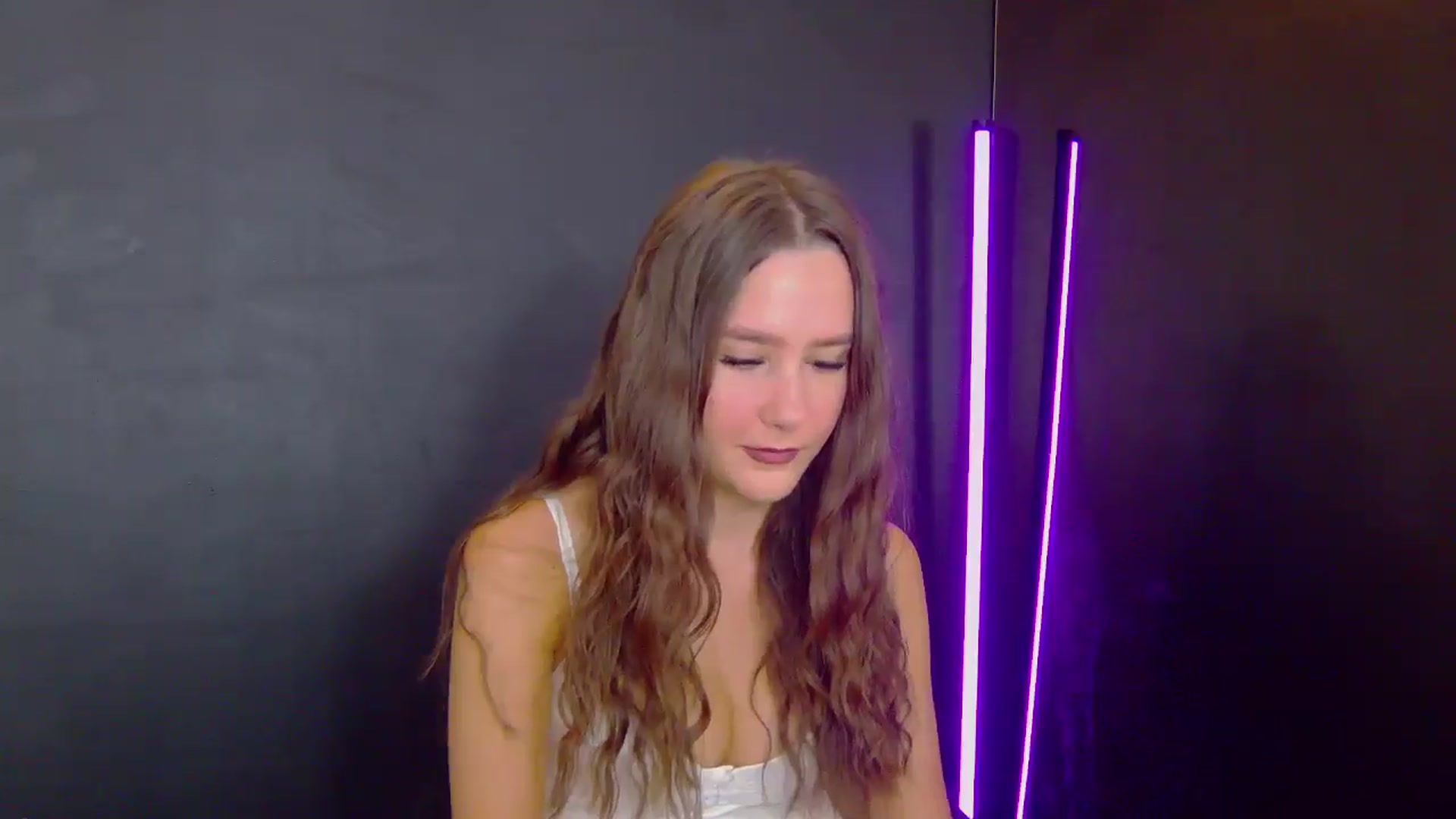 Gallery image thumbnail from Radiance's myfreecams stream on, 07/15/2025, 14:02 image 4 of 20