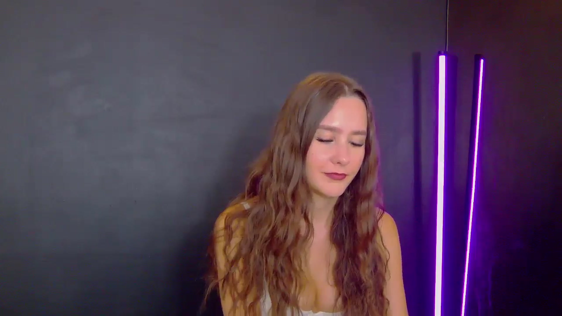 Gallery image thumbnail from Radiance's myfreecams stream on, 07/15/2025, 19:42 image 5 of 20