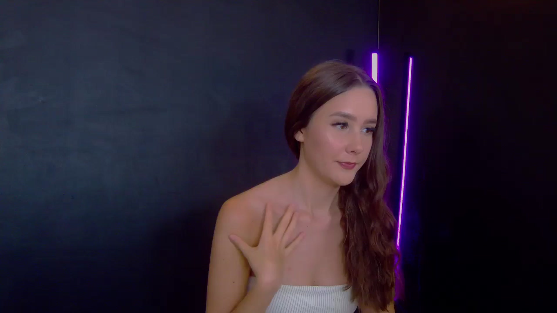 Gallery image thumbnail from Radiance's myfreecams stream on, 07/18/2025, 15:06 image 2 of 20