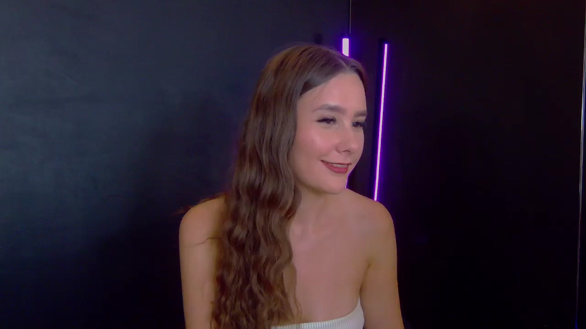 Gallery image thumbnail from Radiance's myfreecams stream on, 07/18/2025, 18:36 image 19 of 20