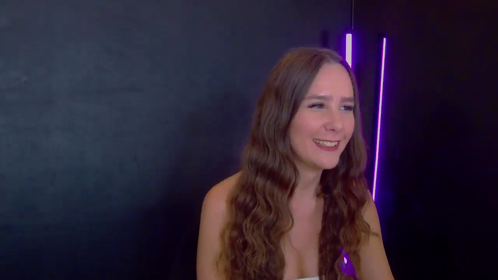 Gallery image thumbnail from Radiance's myfreecams stream on, 07/18/2025, 18:36 image 13 of 20