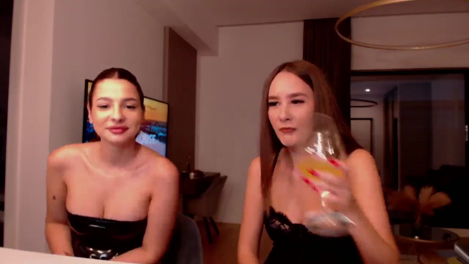 Gallery image thumbnail from Radiance's myfreecams stream on, 07/25/2025, 18:20 image 19 of 20