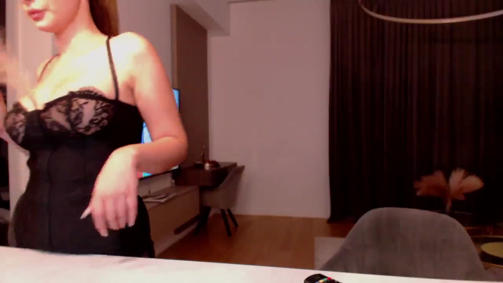 Gallery image thumbnail from Radiance's myfreecams stream on, 07/25/2025, 20:20 image 15 of 20