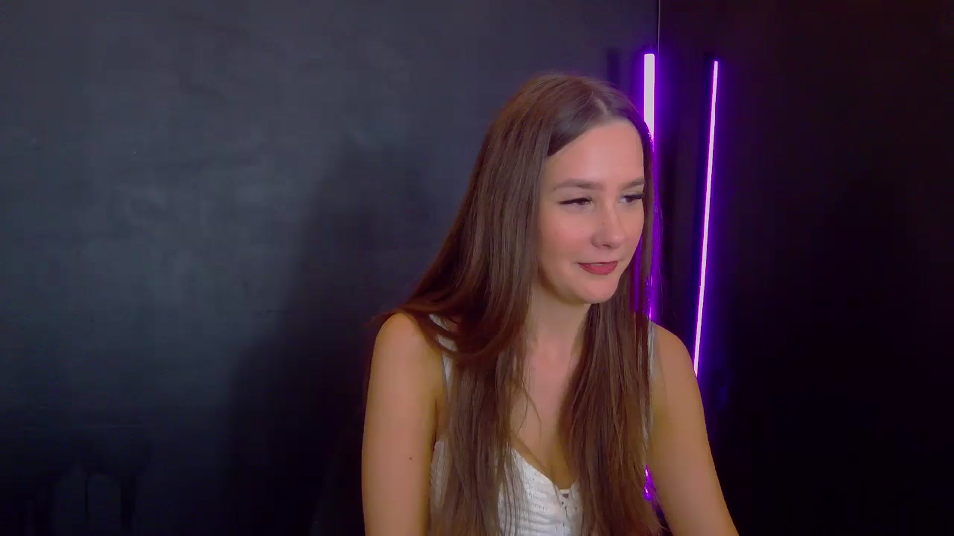 Gallery image thumbnail from Radiance's myfreecams stream on, 07/27/2025, 19:02 image 18 of 20