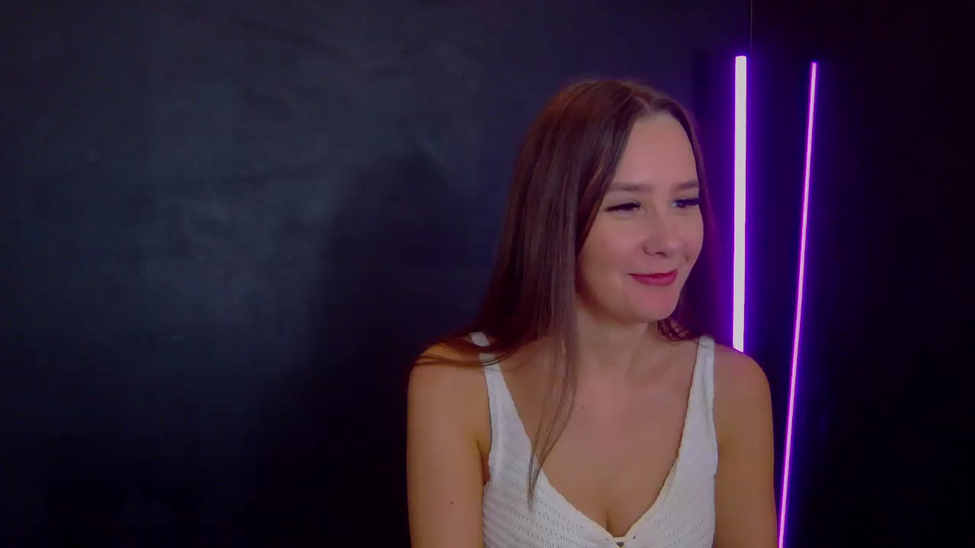 Gallery image thumbnail from Radiance's myfreecams stream on, 07/27/2025, 19:25 image 19 of 20