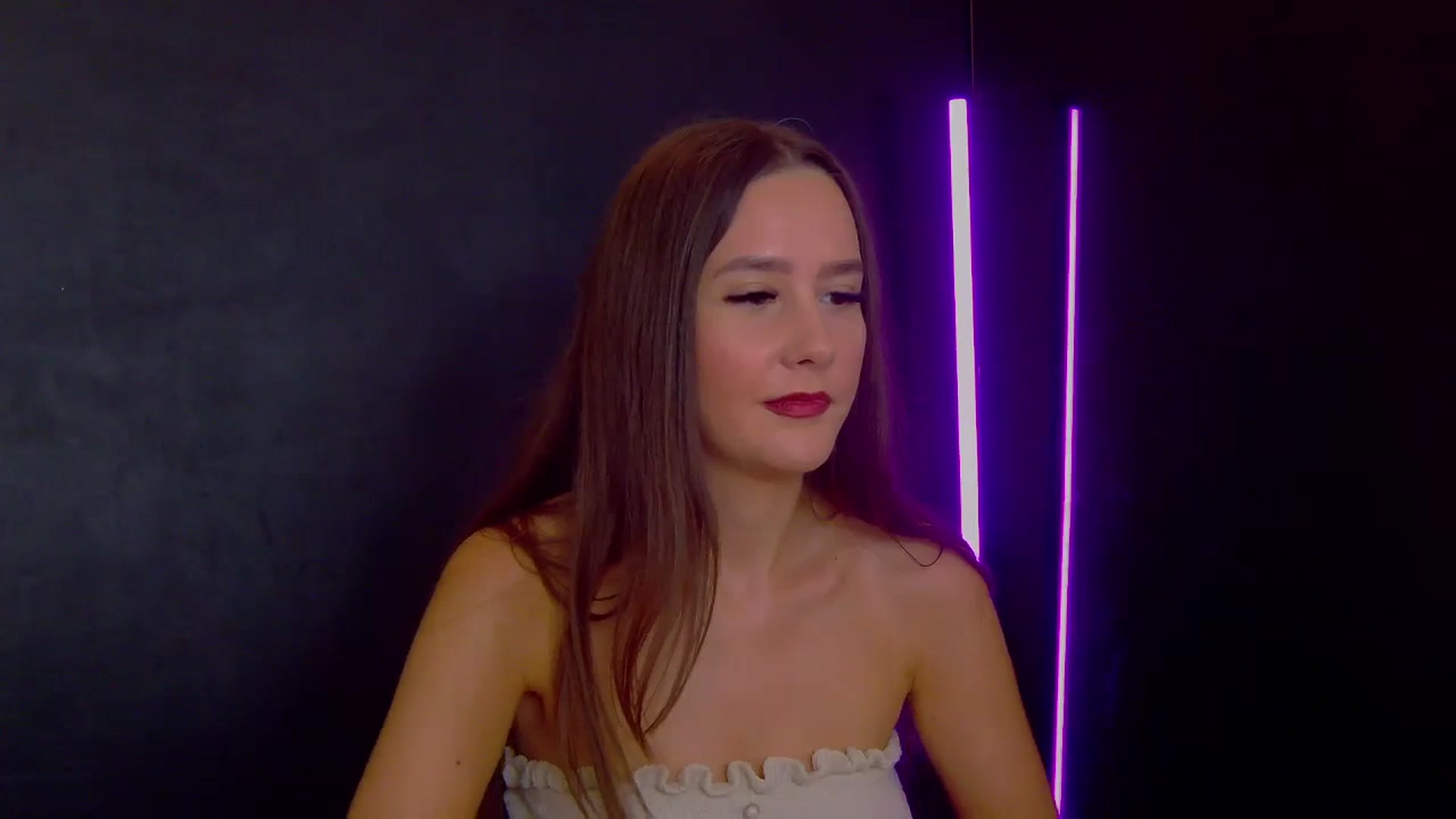 Gallery image thumbnail from Radiance's myfreecams stream on, 07/29/2025, 14:57 image 7 of 20