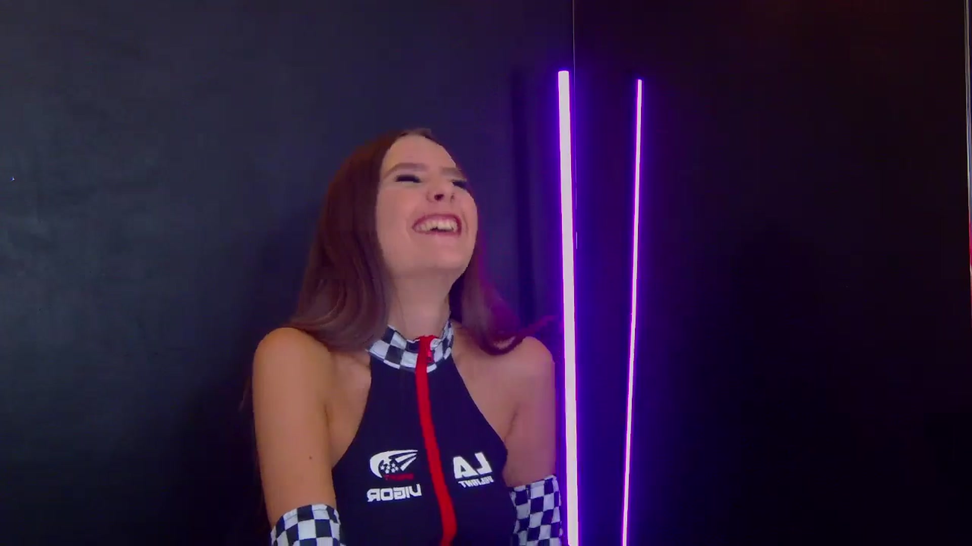 Gallery image thumbnail from Radiance's myfreecams stream on, 08/07/2025, 15:15 image 16 of 20