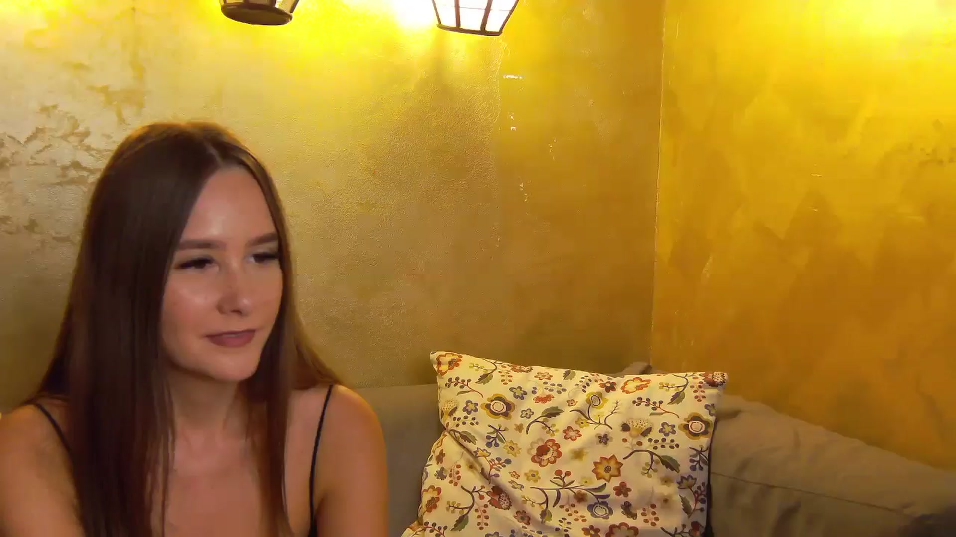 Gallery image thumbnail from Radiance's myfreecams stream on, 08/09/2025, 19:49 image 14 of 20