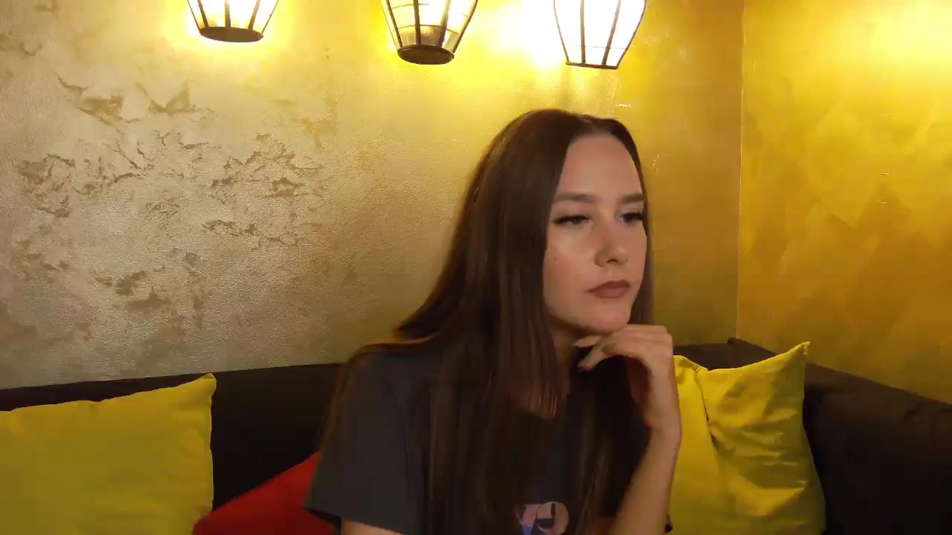 Gallery image thumbnail from Radiance's myfreecams stream on, 08/20/2025, 17:15 image 9 of 20
