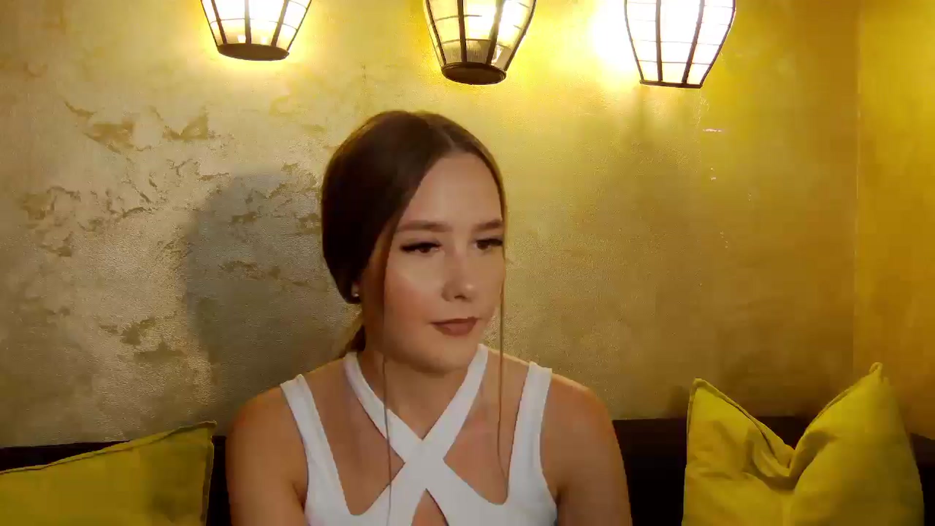 Gallery image thumbnail from Radiance's myfreecams stream on, 08/22/2025, 13:45 image 16 of 20